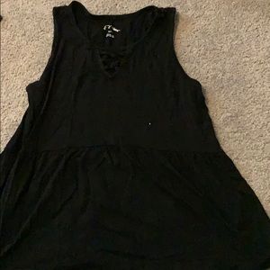art class black tank top